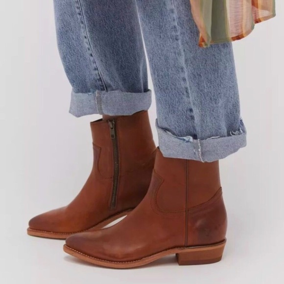 Frye Billy Blush Pink Suede Leather Zip Up Short Cute Festival Cowboy Ankle Boot - Picture 6 of 16